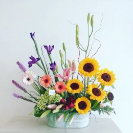 Si necesitas regalar flores, no las compres = Cambiamos flores por víveres = - Vincent Boutique Flor...